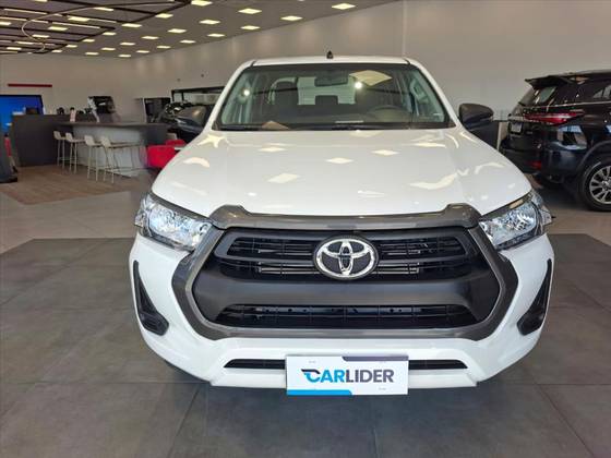TOYOTA HILUX 2.8 D-4D TURBO DIESEL CD SRX 4X4 AUTOMÁTICO TOYOTA HILUX 2.8 D-4D TURBO DIESEL CD SRX 4X4 AUTOMÁTICO